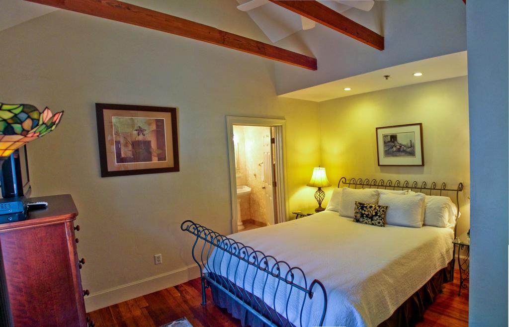 ניו סמירנה ביץ' Night Swan Intracoastal Bed & Breakfast מראה חיצוני תמונה